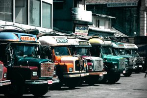 Bland Yellow Push - Some colourful busses. Colombo / Sri Lanka