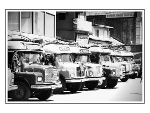 Black-and-White-Lessinia - Some colourful busses. Colombo / Sri Lanka