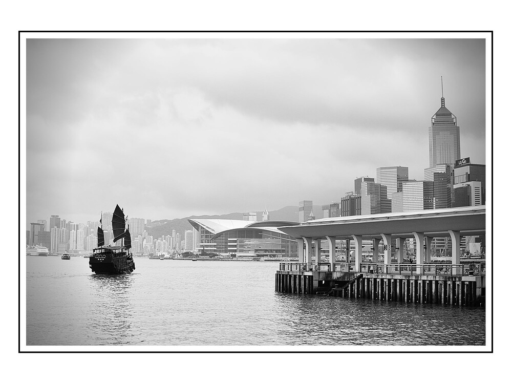 After · Black-and-White-Lessinia