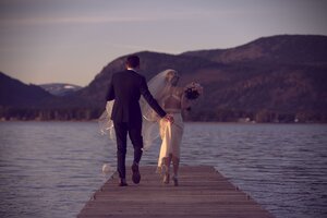Stef Styles|People|VY Vign - Newlywed at the lake