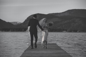 Dark Tones|Desat with blueish - Newlywed at the lake