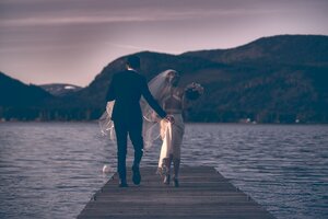 Stef Styles|The Traveller|Low Tone TO - Newlywed at the lake
