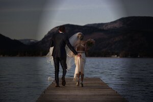 ramu|test - Newlywed at the lake