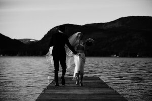 Moriyama 1 - Newlywed at the lake