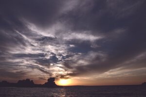 Stef Styles|The Traveller|Low Tone - Sunset over lake Victoria. Kisumo / Tanzania