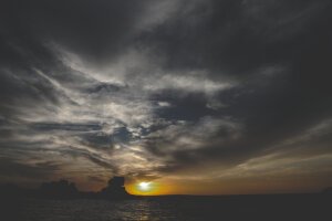Dark Tones|Moody Dark Blue - Sunset over lake Victoria. Kisumo / Tanzania