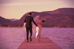 Stef Styles|Vintage|Portrait II - Newlywed at the lake